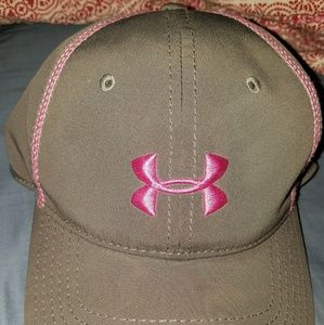Woman's lightweight Under Armour hat